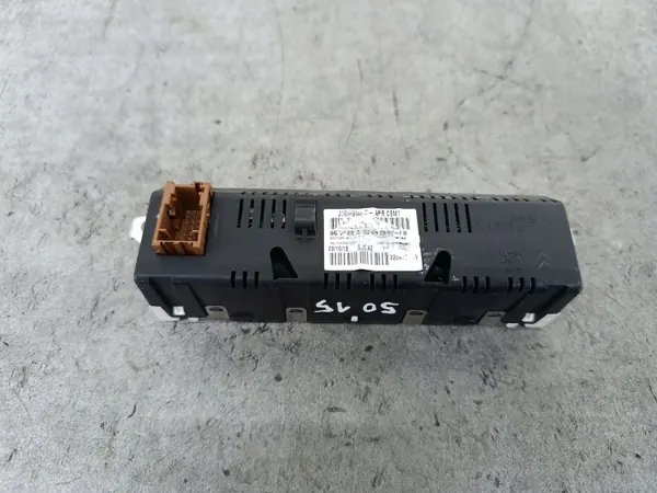 Pantalla de radio Peugeot 407 SW OEM 9678150980 image 4