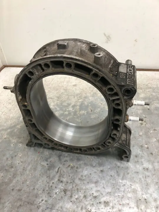 Bloque de cilindros Mazda RX8 OEM APU18883 - Usado image 5