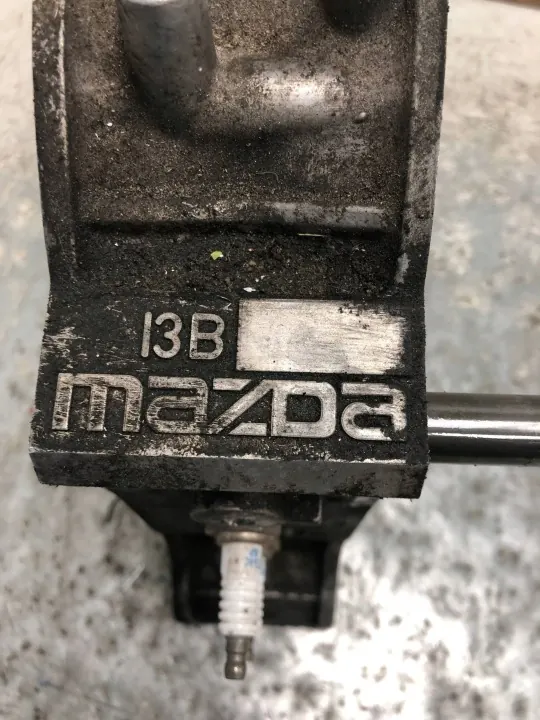 Bloque de cilindros Mazda RX8 OEM APU18883 - Usado image 8