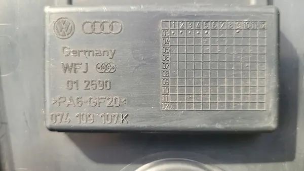 AUDI A6 C4 VW T4 2.5 TDI Täckning 074109107K image 3