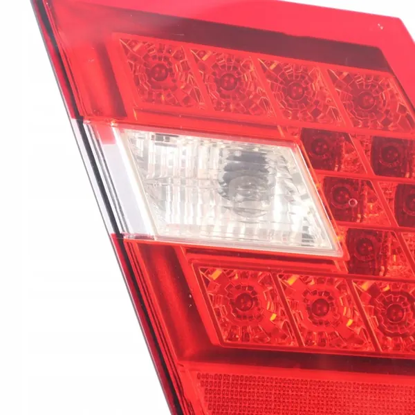 Mercedes W212 Sedan Kofferbaklamp Links Achter A2128200764 image 4