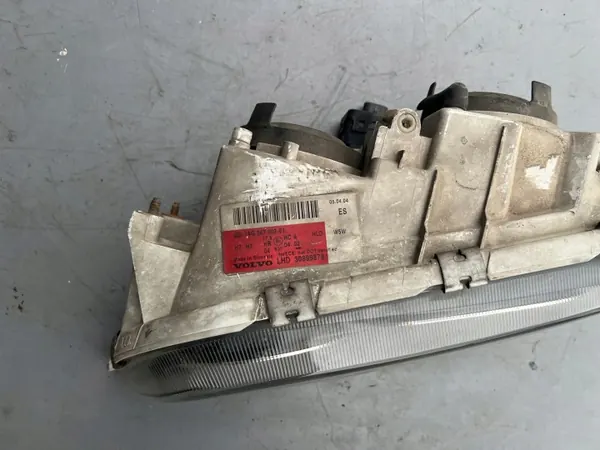 Begagnad vänster framlykta OEM 30899878 Volvo image 3