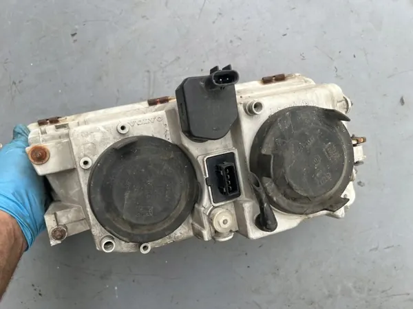 Begagnad vänster framlykta OEM 30899878 Volvo image 5