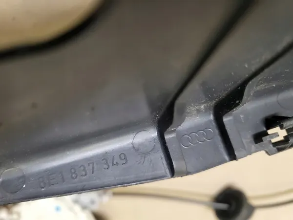 Fram vänster dörrlås 9 pin Audi A4 B6 B7 A8 D3 OE image 5