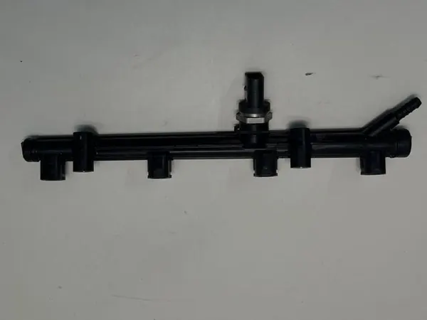 Fuel Distributor Pipe Audi Q5 2018 06K133681C image 5