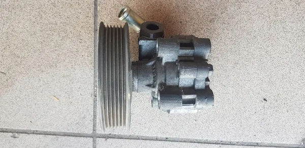 Bomba de direção assistida CHRYSLER 300C 5.7 04892093AA image 2