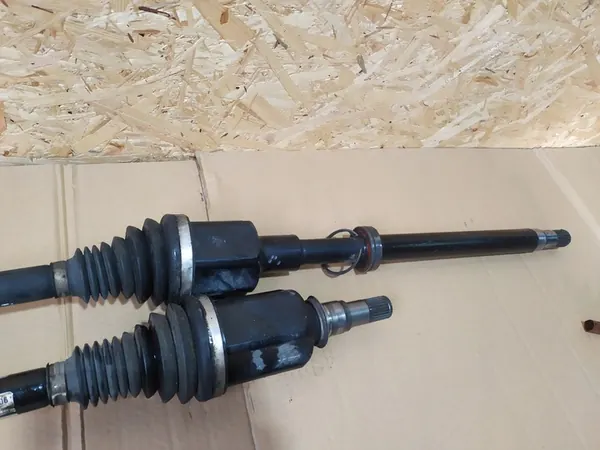 Semi-eixo esquerdo Mercedes W205 4Matic image 3