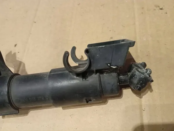 VW GOLF PLUS RIGHT HEADLIGHT WASHER 5M0955978C image 6