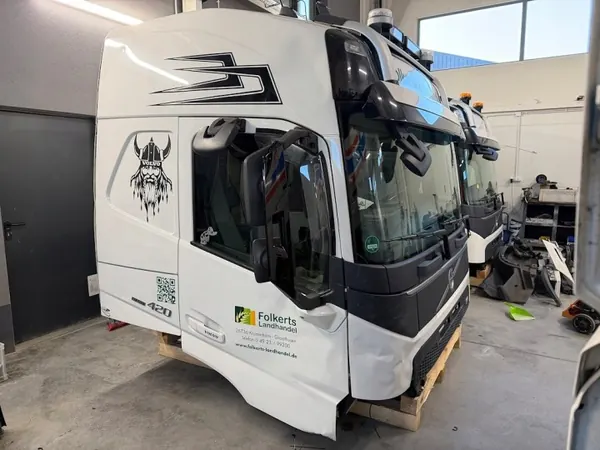 Cabine complète Volvo GLOBETROTTER FM5 EURO6 - Occasion image 3