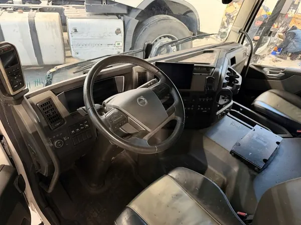 Cabine complète Volvo GLOBETROTTER FM5 EURO6 - Occasion image 6