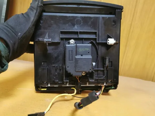 Changer CD MP3 OEM ZMIENIARKA pour Mercedes CLS W219 image 8