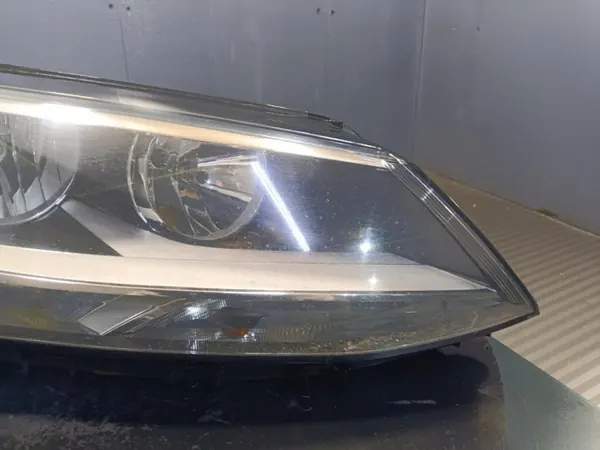 Farol Direito VW Jetta IV 15-18 5C7941006A image 3