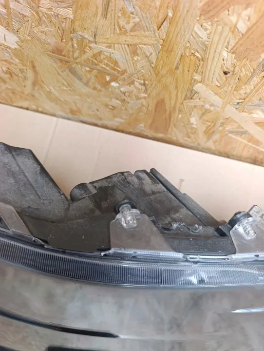 Faro derecho OEM LMKJI754 para Toyota Corolla E21 image 3