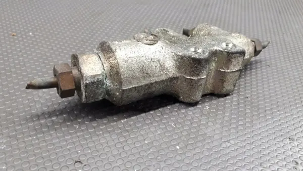 Bromskraftkorrigerare OEM Volvo 850 - Begagnad image 7