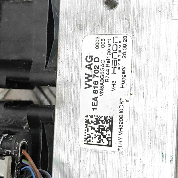 Válvula de expansão A/C Skoda OEM 1EA816702D - Usado image 6
