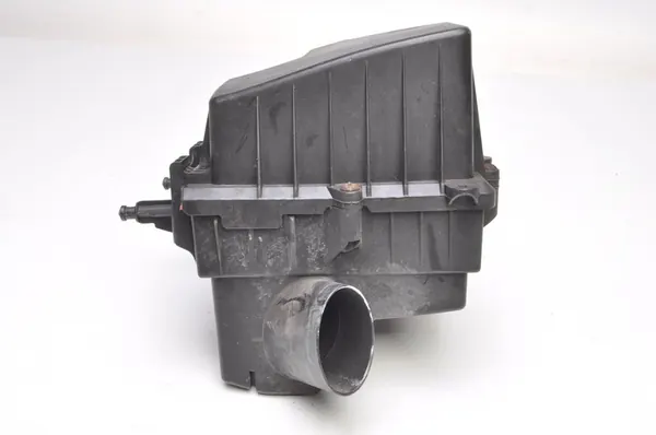 Opel Ilmansuodattimen Kotelo P2 OE 467582339 image 3