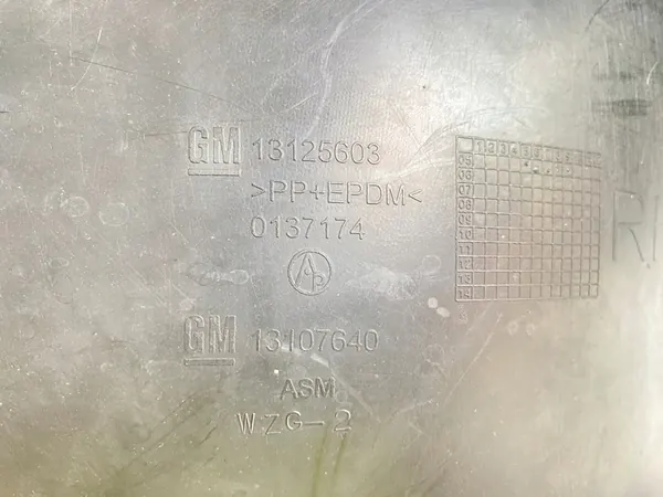 Right Front Wheel Arch Opel Astra III H 04-2014 image 7