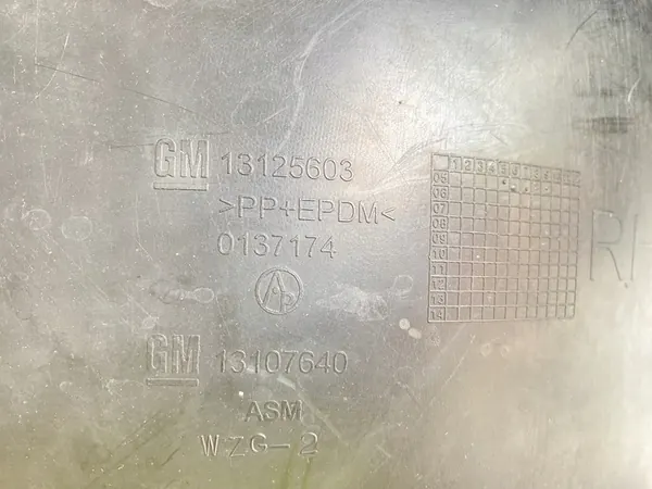 Right Front Wheel Arch Opel Astra III H 04-2014 image 8