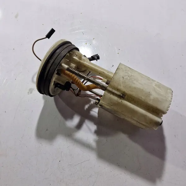 Volkswagen Fox Brandstofpomp 5Z0 919 051 K image 4