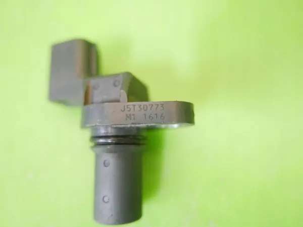 Sensor de posición del árbol de levas J5T30773 FIAT SEDICI I FL 1.6 16V image 3
