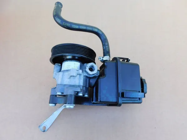 Mercedes-Benz Sprinter W906 servostyrpump OEM A0064667801 image 2