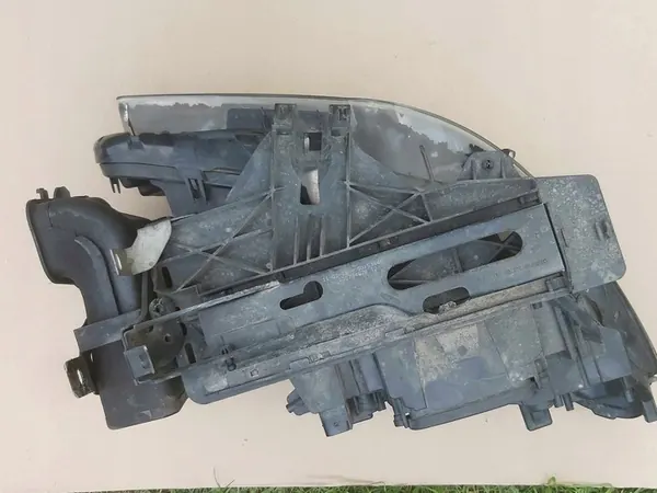 Farol dianteiro esquerdo H7 BMW F10 F11 pré-facelift image 4