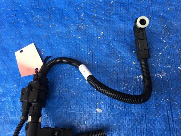 Audi Q7 AdBlue Lämmitysputki OEM 4M0131960 image 3