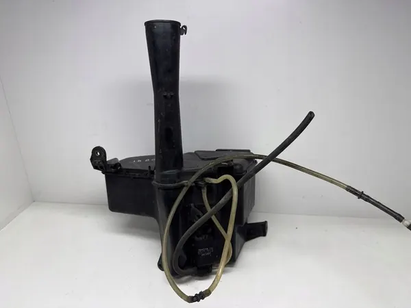 Ruitensproei Reservoir 2003 Lexus IS 200-300 OEM 060851036 image 5