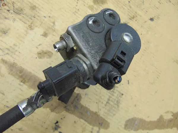 Válvula de pressão CNG VW Caddy III 2.0 Gasolina image 5