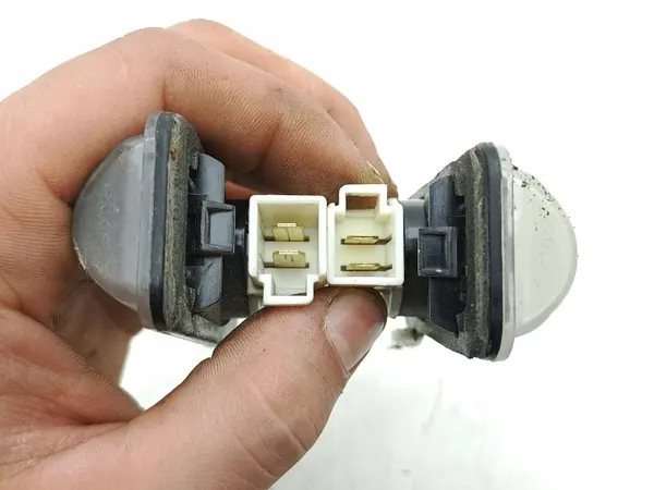 Luz de matrícula Toyota GT86 2013 OEM AMD216077 image 3