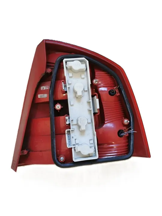 SKODA OCTAVIA II VÄNSTER BAKLJUS image 2