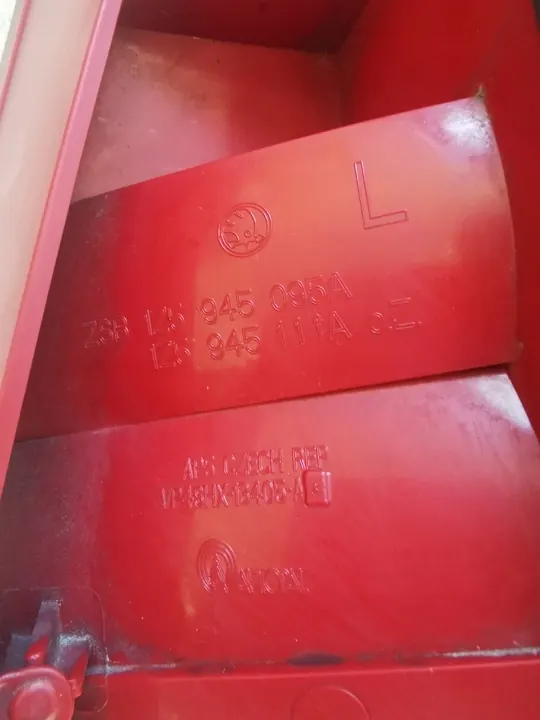 SKODA OCTAVIA II VÄNSTER BAKLJUS image 5