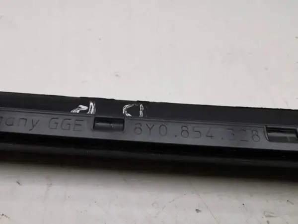 Joint de pare-brise gauche OEM 8Y0854327 Audi A3 image 6