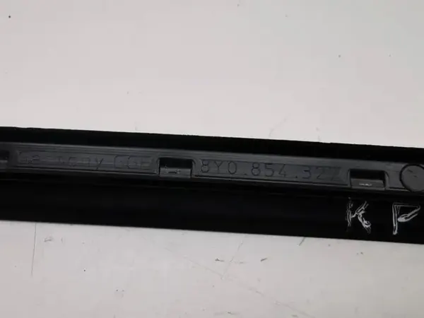 Joint de pare-brise gauche OEM 8Y0854327 Audi A3 image 7