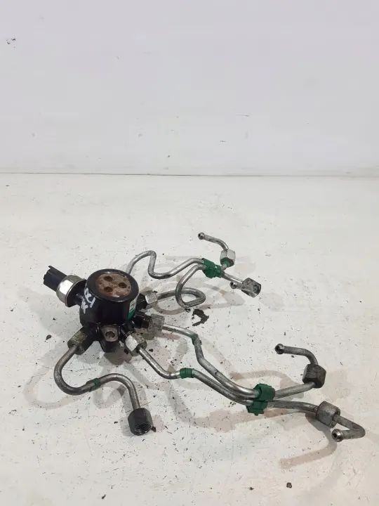 Distribuidor de combustible H8200334367 para Nissan Renault Dacia image 3