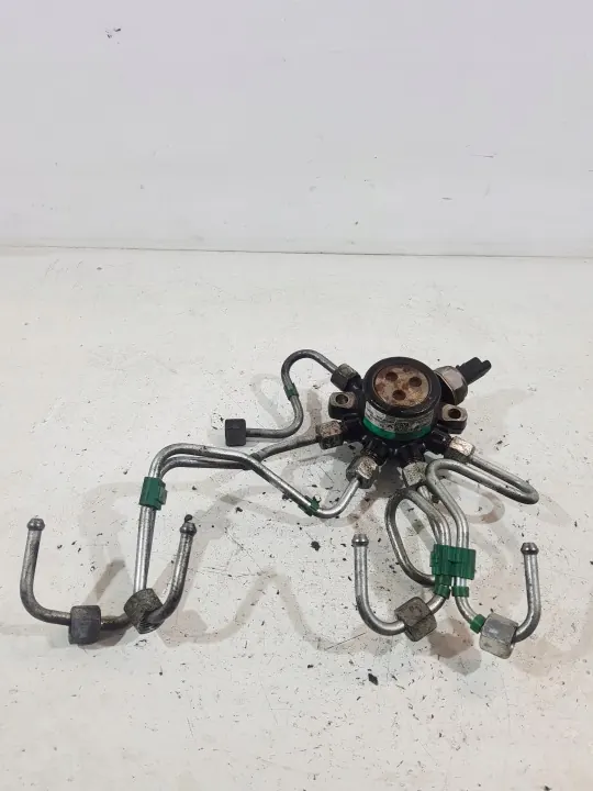 Distribuidor de combustible H8200334367 para Nissan Renault Dacia image 4