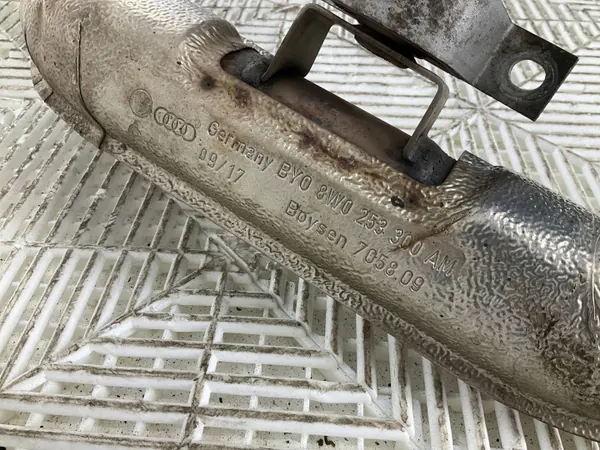 Audi OE Uitlaat flexibele connector OEM 8W0253300AM image 5