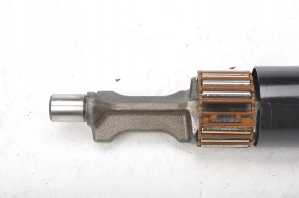 VOLKSWAGEN PASSAT B8 1.8 TSI Balansaxel 06K103199A image 2