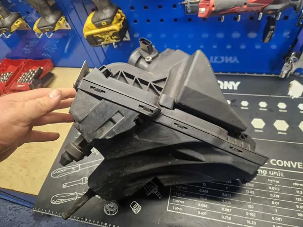 Ilmansuodattimen kotelo Audi A5 2.0 TFSI image 3