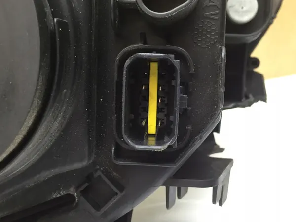 Peugeot 508 I 2010- faro delantero derecho Europa OEM image 3