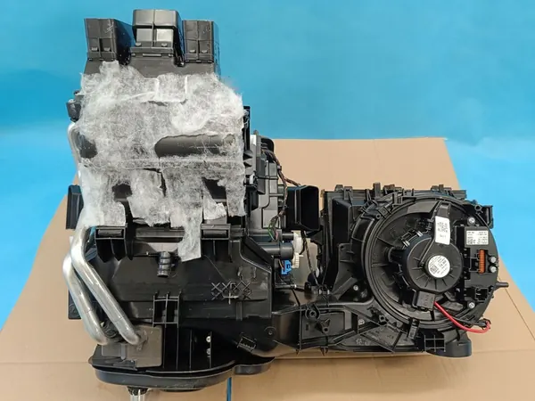 VW PASSAT B9 VARIANT 2.0 TDI 110KW 2024 VERWARMING image 5