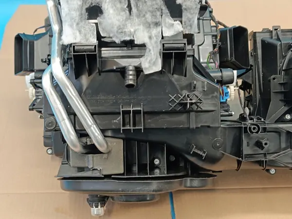 VW PASSAT B9 VARIANT 2.0 TDI 110KW 2024 VERWARMING image 6