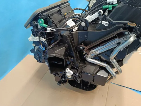 VW PASSAT B9 VARIANT 2.0 TDI 110KW 2024 VERWARMING image 9