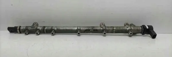 Mercedes W211 Diesel OM47 Brandstofrail A6120700195 image 4