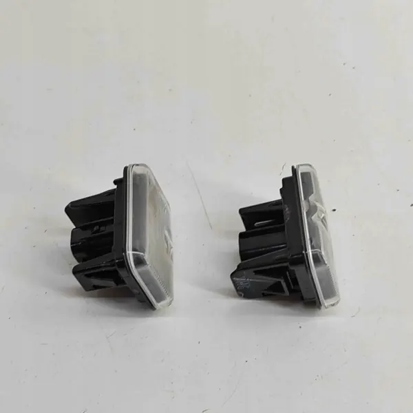 Kennzeichenleuchte Mazda CX-30 2023 OEM DFR551270E image 4