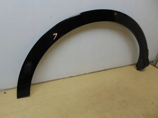 Audi Q3 Takaluukun Oikea Muovikaide OE 83A853818A image 4