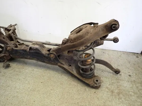 Mazda 6 02-07 Taka-akselin palkki OEM image 8
