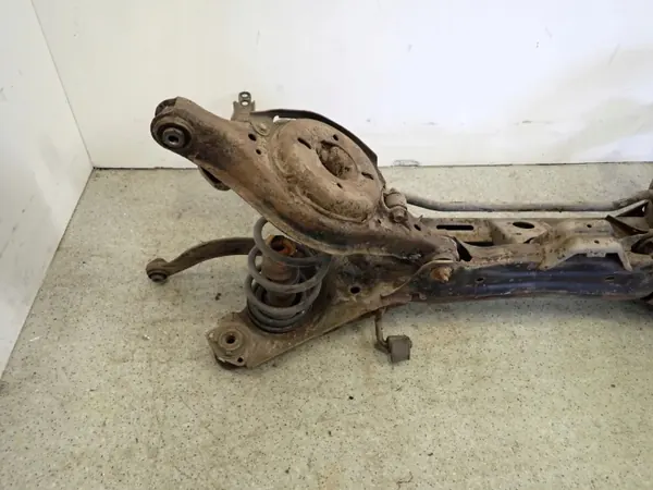 Mazda 6 02-07 Taka-akselin palkki OEM image 9