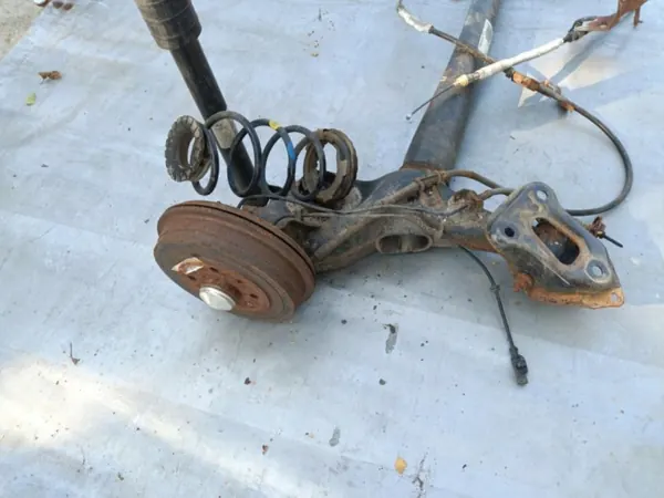 Fiat Punto Grande Evo takajousipalkki OEM image 8