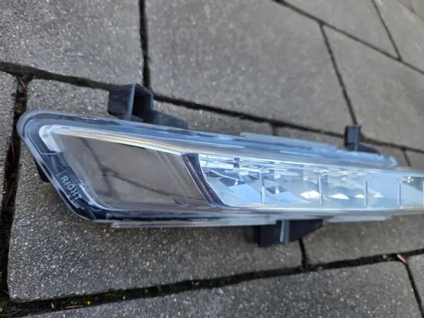 Luz LED DRL derecha Renault Clio IV OEM 266007864R image 3